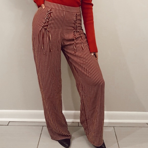 STRIPE IT LIKE ITS HOT PANTS - Picture 2 of 2